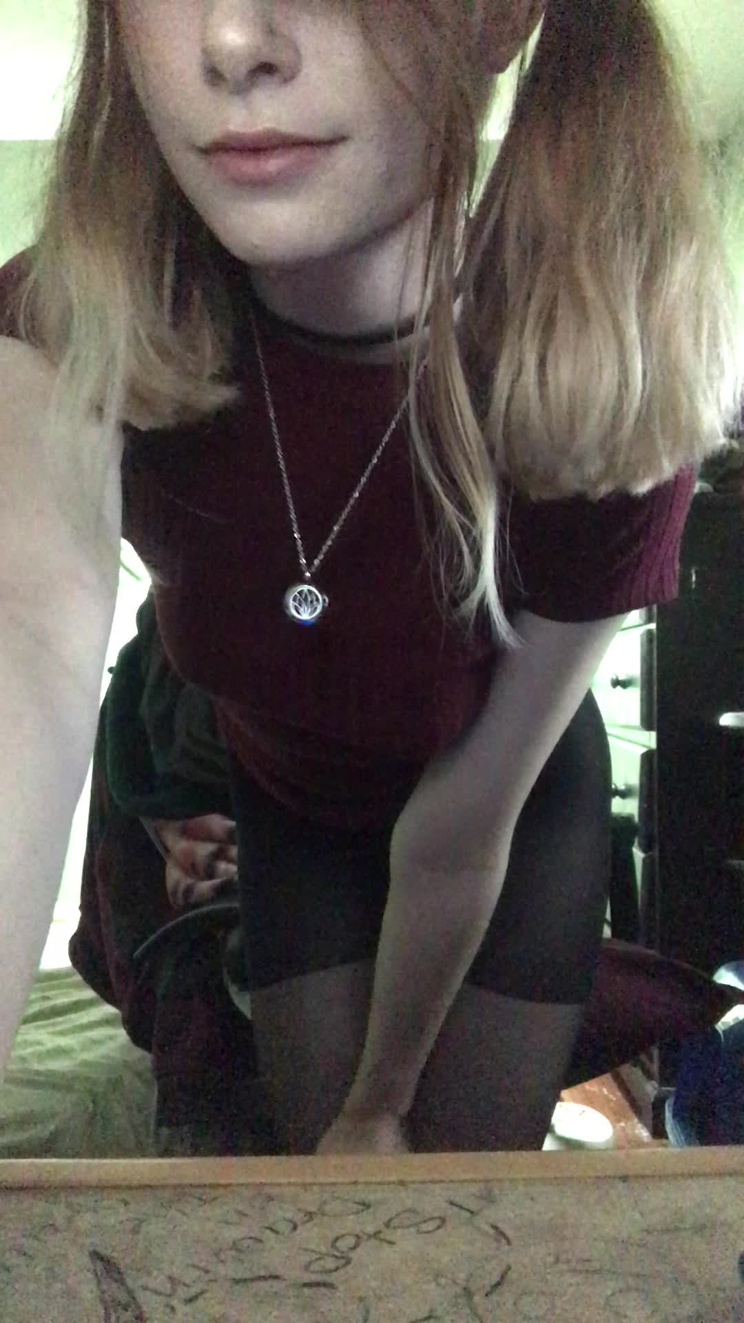 My first time attempting a lil titty drop! How did I do? :3