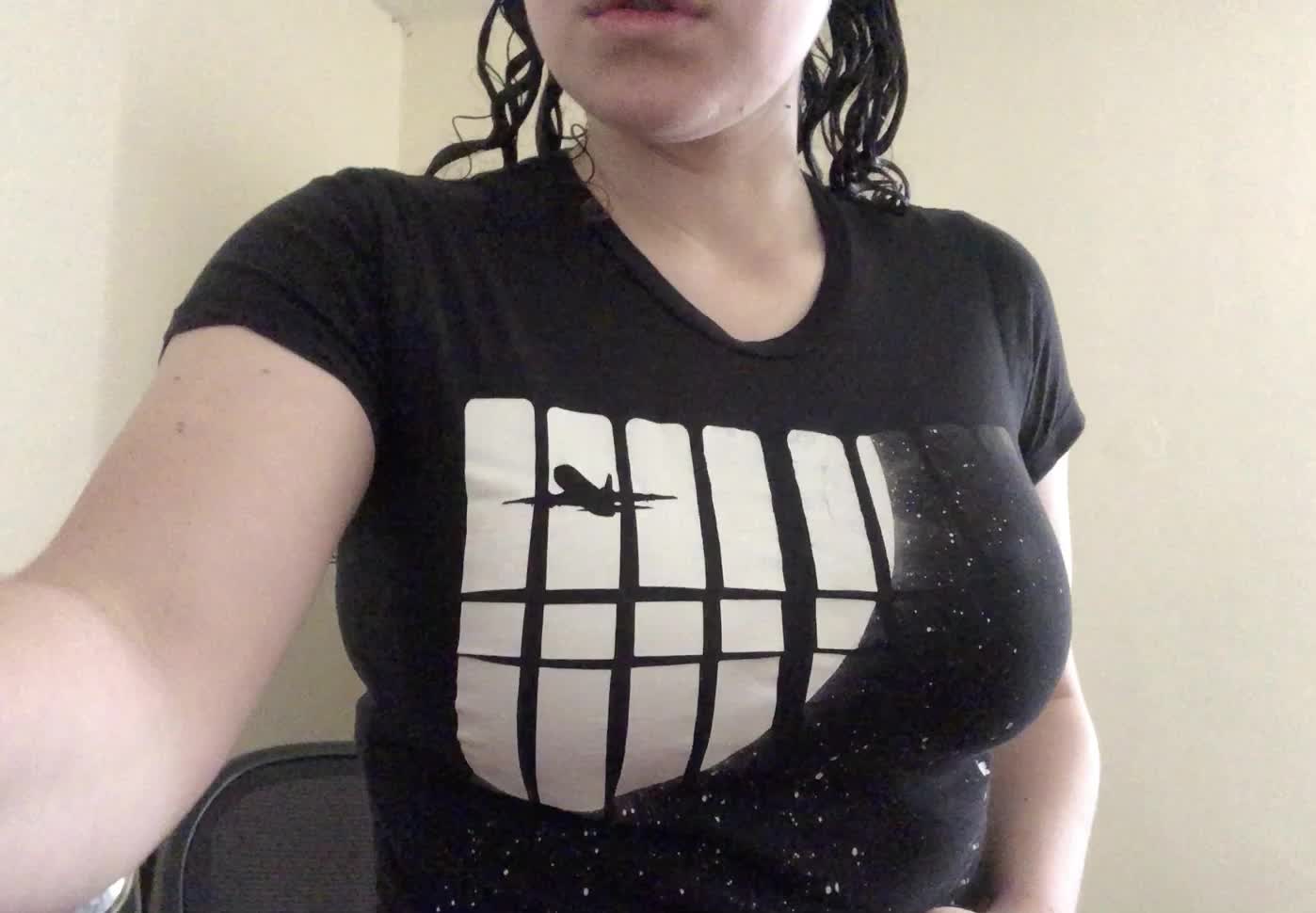 T-shirt drop