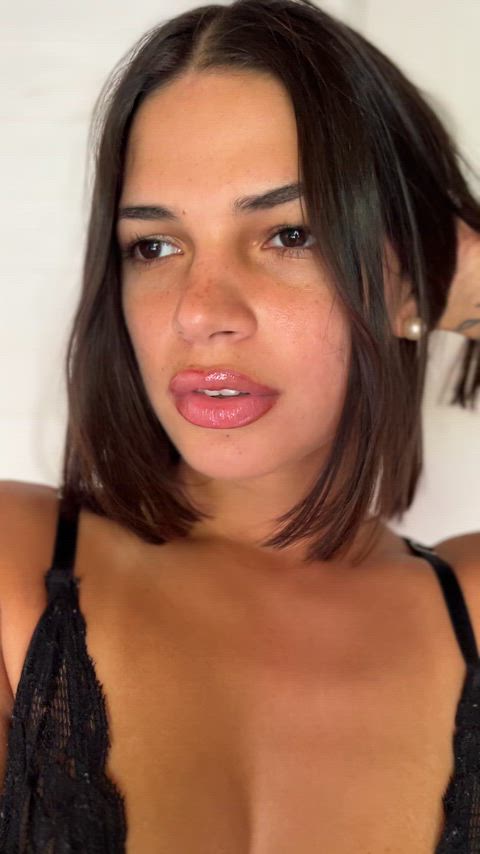 My lips and tits can become a prob for u