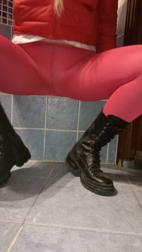 Peeing in Yoga pants..