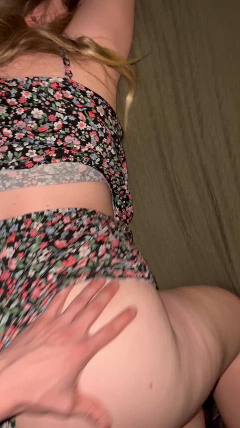 milf in matching pj set