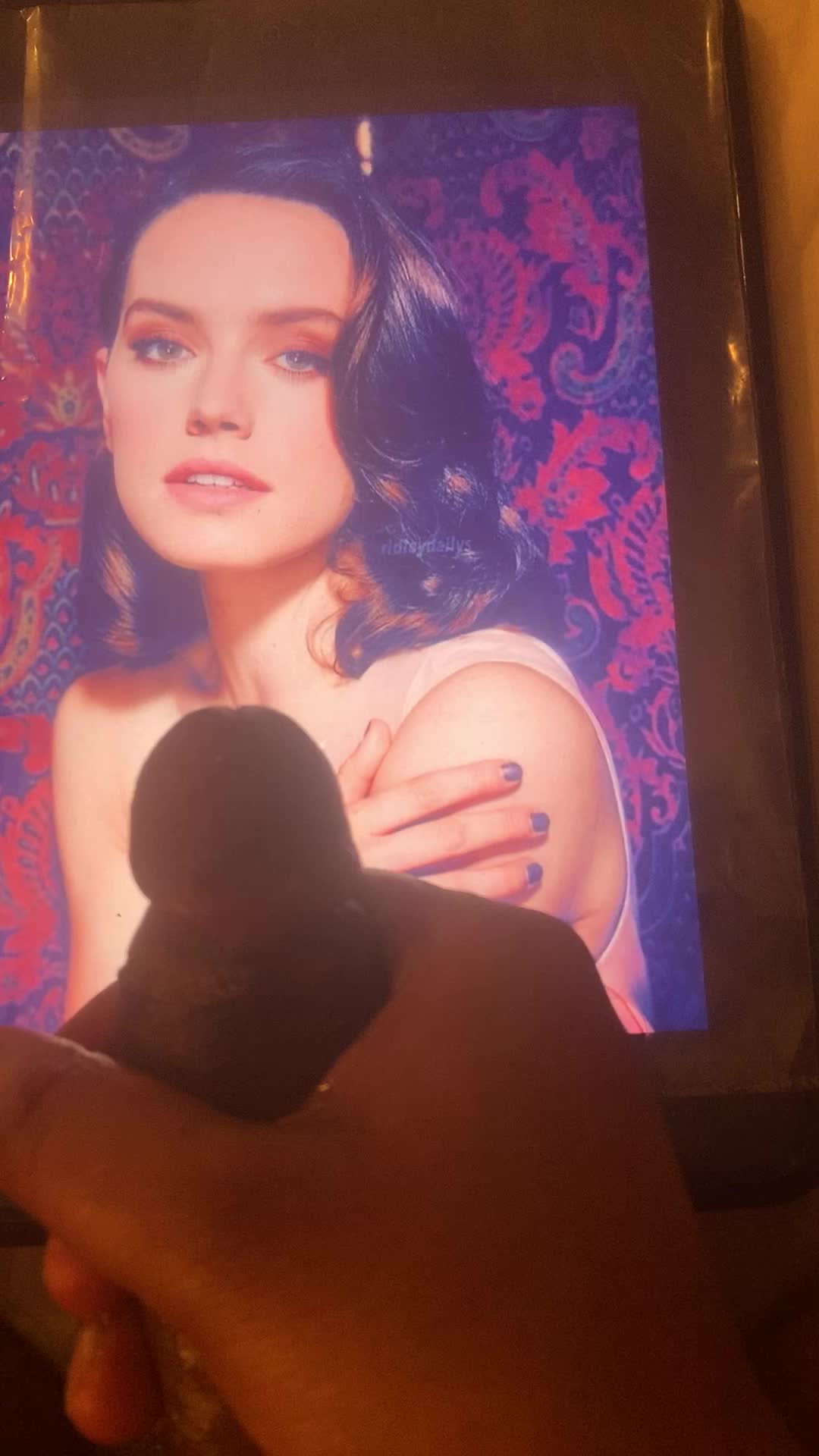 Using my lightsaber on Daisy Ridley!