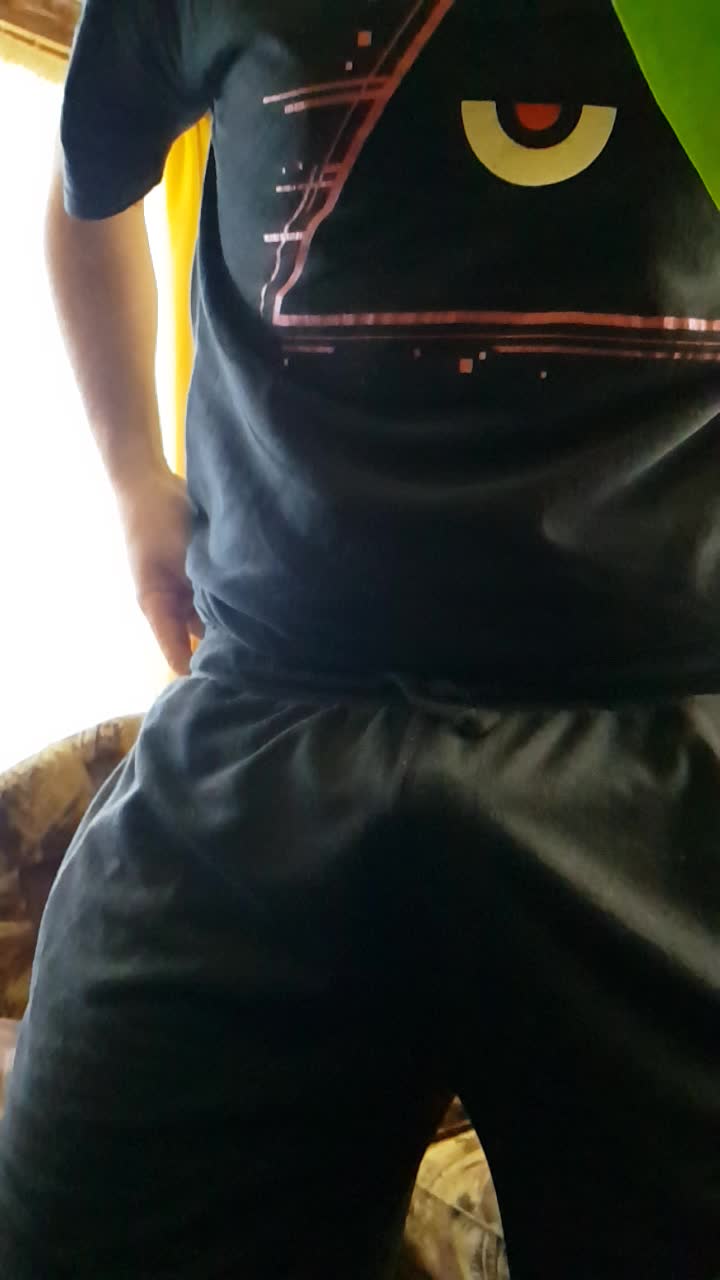 I should have done the gif a bit shorter, but i know how much you love hairy cocks