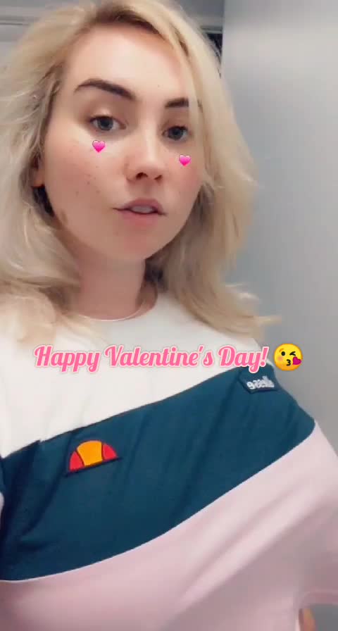Hey baby, happy Valentine's day 😘