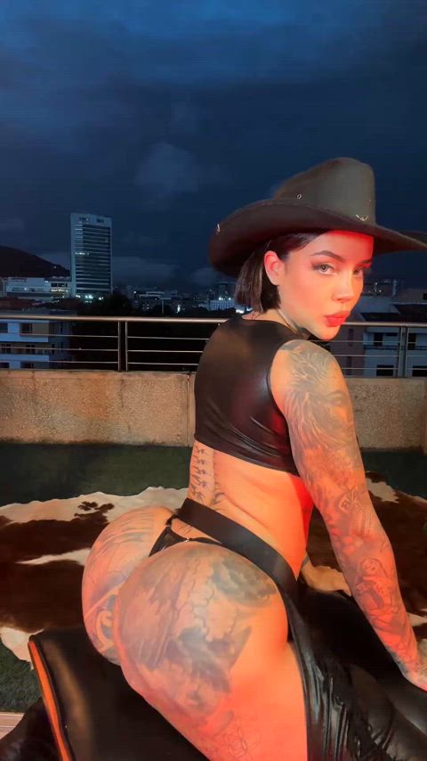 Colombian booty goddess