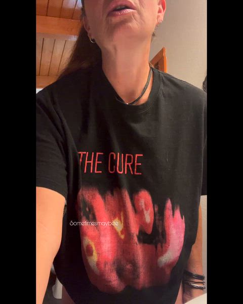 Post punk and polka dots, it’s a milf thing