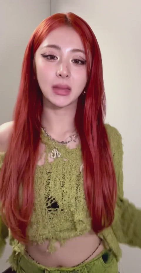 231203 Yunjin // TikTok POST