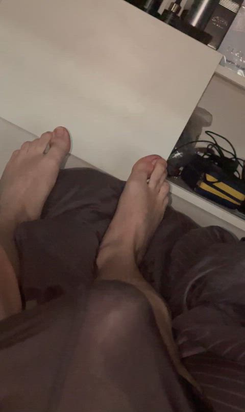 28 Straight, Just My Toes