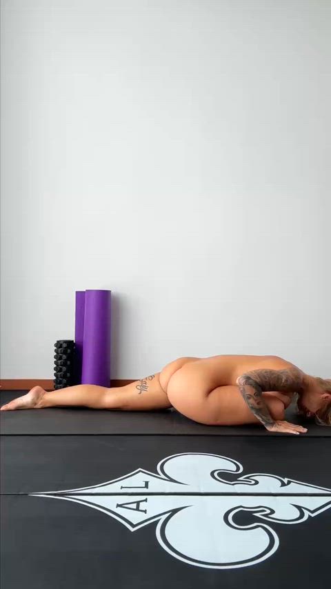 When I'm naked, my body breathes much better