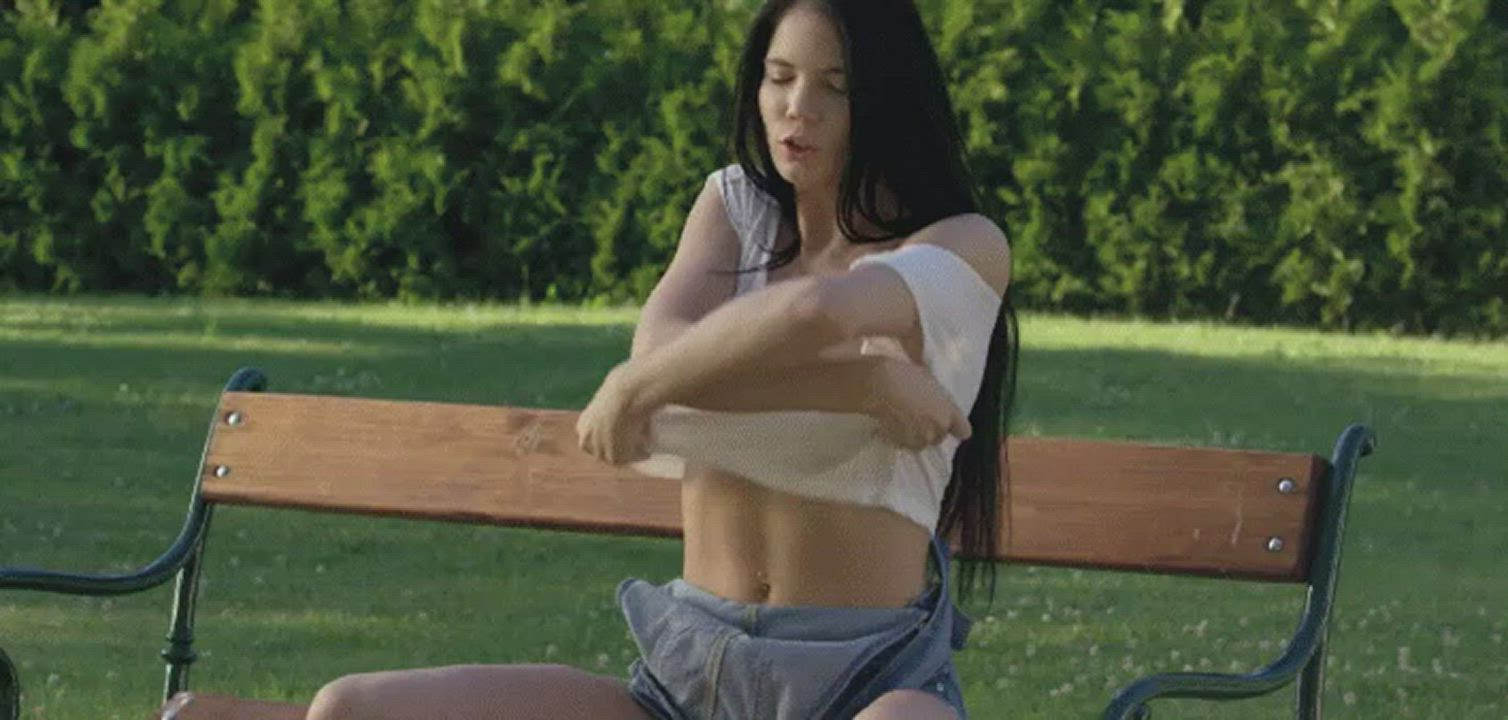[/r/NSFW_5seconds] The famous freeuse bench