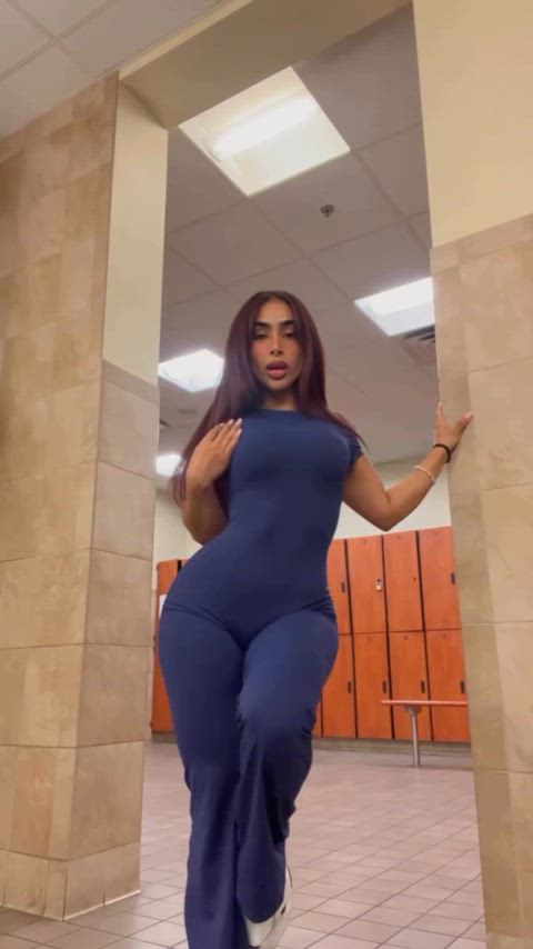 wearing yogapants makes me so hot