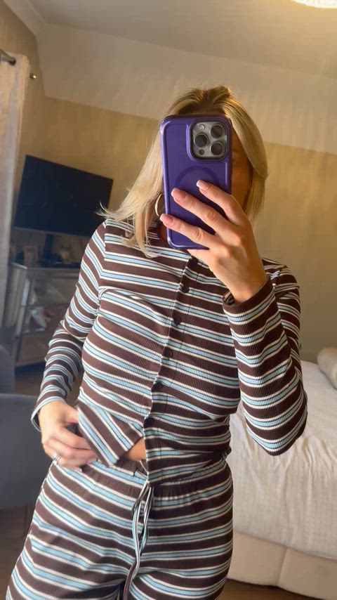 36 yo blonde British mommy