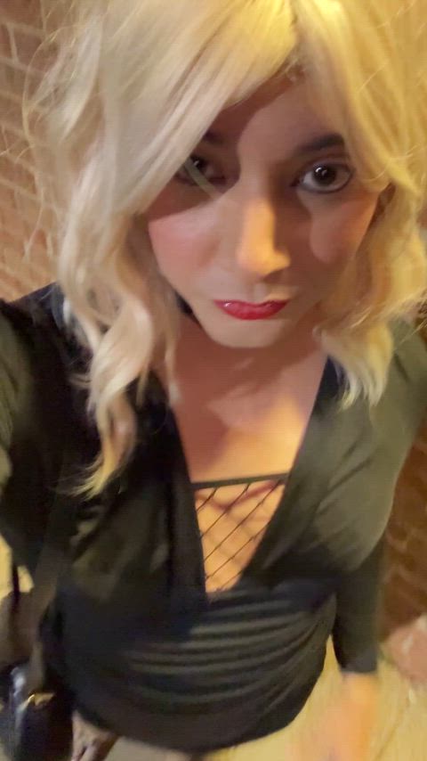I need a man to come lock this bimbo clitty up! 🥵🔒