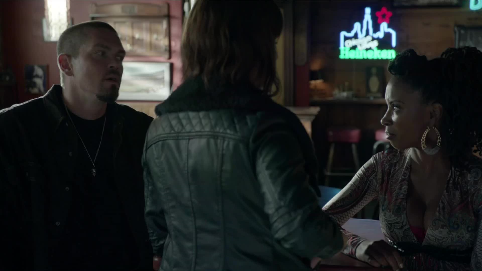 Isidora Goreshter - Shameless S06E04
