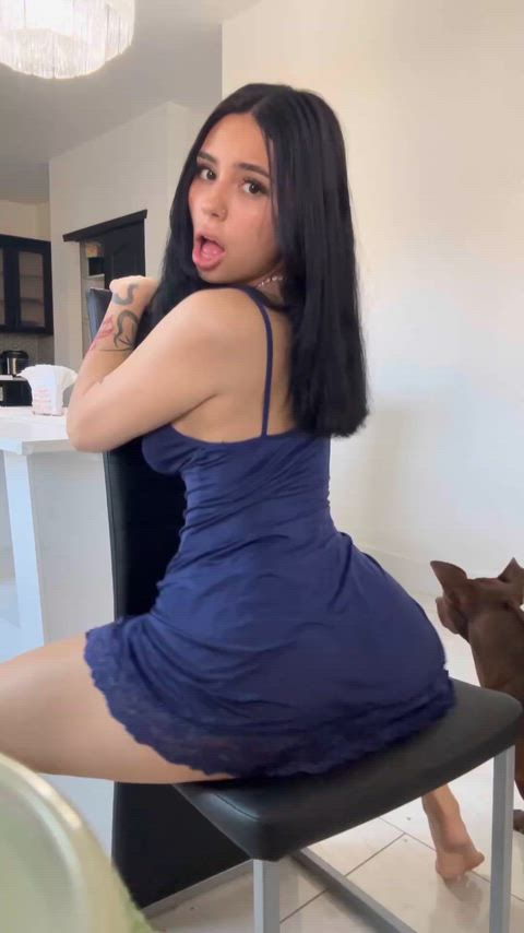 Watching this makes me horny knowing my pussy was out grinding on the chair