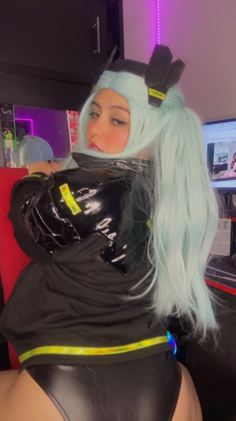Rebecca from Cyber Punk wants to ride a dick