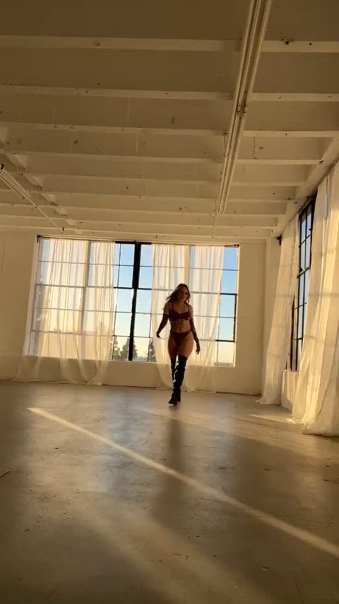 Anna Claire Clouds - Tease Tribute