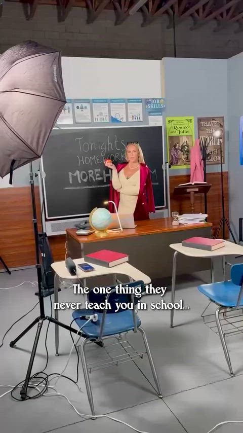 19honeysuckle 24/7 Blonde Cougar MILF Natural Tits OnlyFans Tits euroslut milfnhoney Porn GIF by lustraluxe