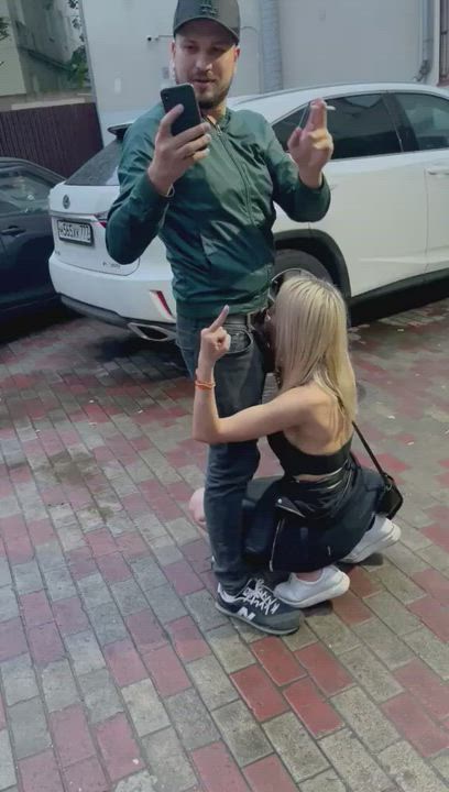 The audacity to show middle finger to others is crazzyyy
