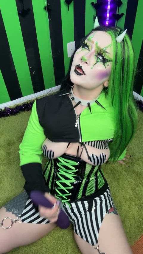 Everything jiggles while I play, clowns are for entertainment… let me amuse you