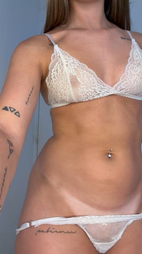 I think it looks better with thongs