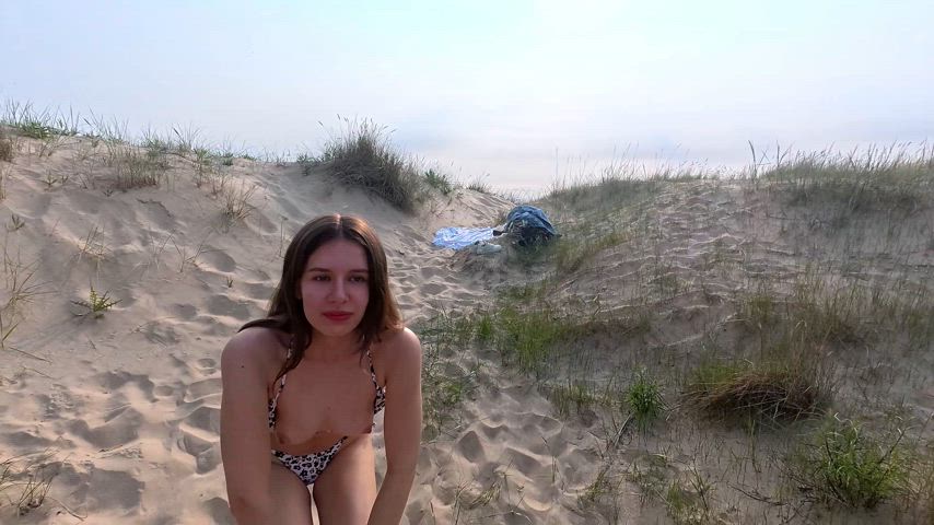 Getting fully naked at the beach I think I look so much sexier without a bikini