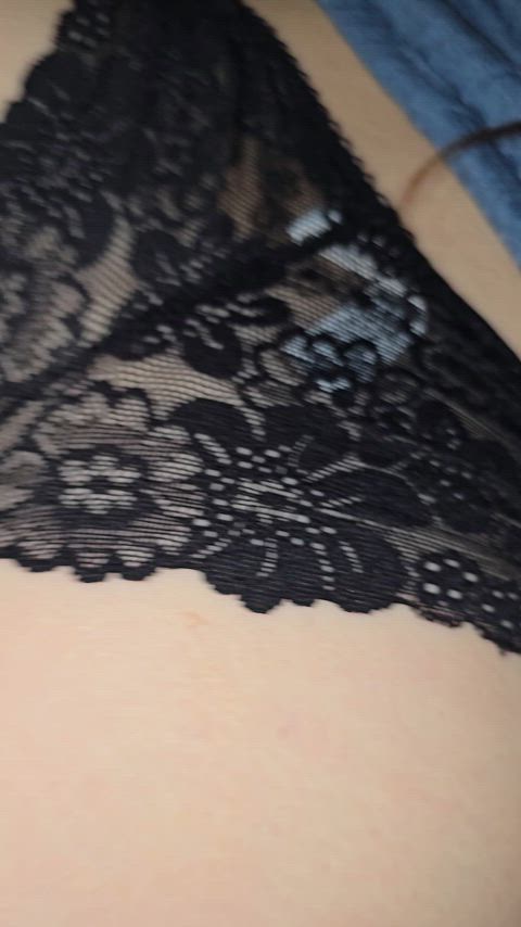 How it grips around it 😋🤤