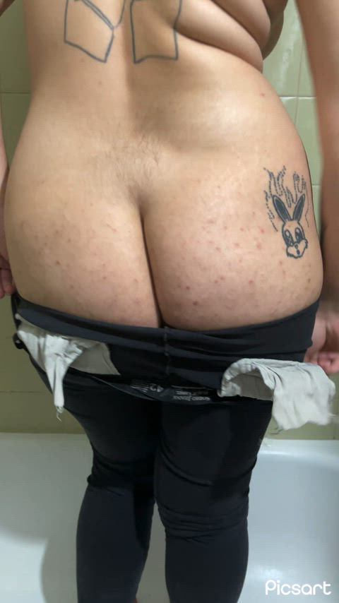 You know who the real domme is here! And I will know which of you is a real toilet slave