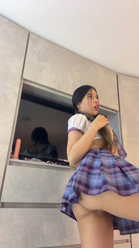 Short skirt, sweet mood