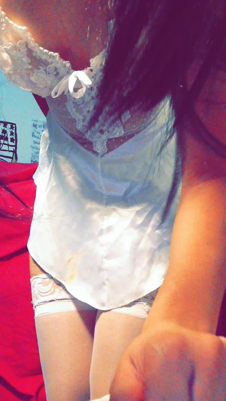 just trying to see how this posts 🍑👌