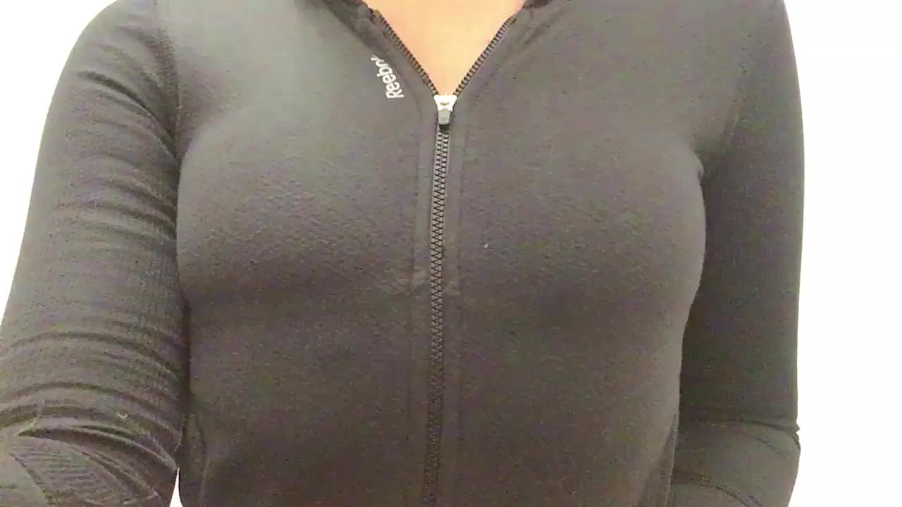 What a reveal, how did she hide all of that under there.