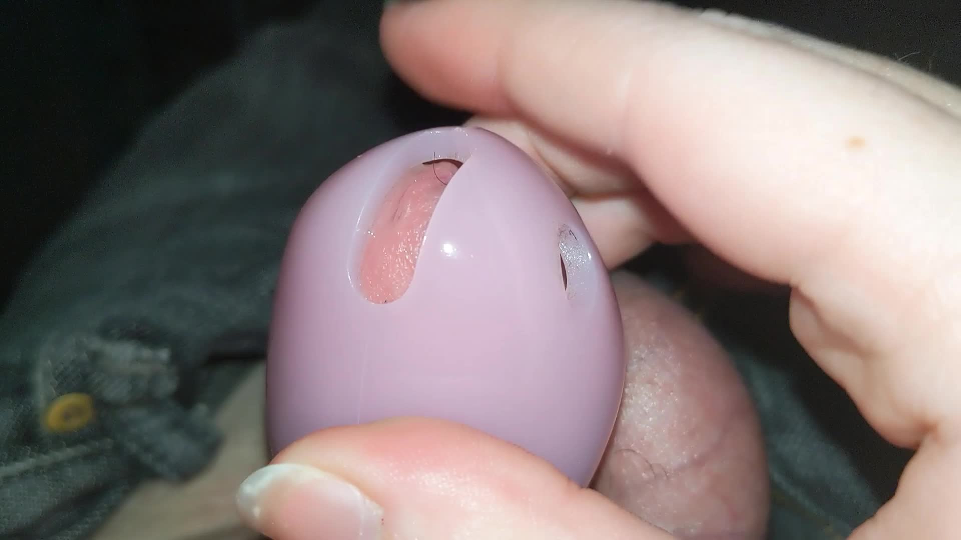 Playing with my cage and leaking 😖