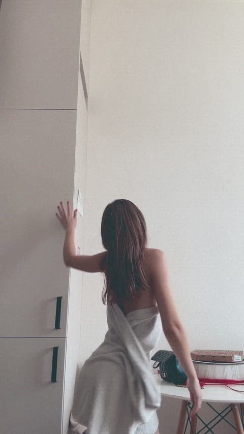 I love starting the week with naked dancing