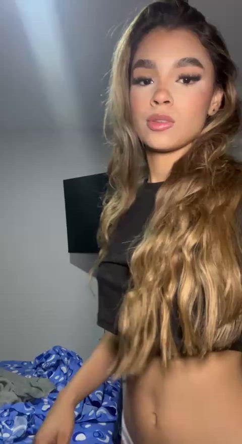 she soo fucking hot