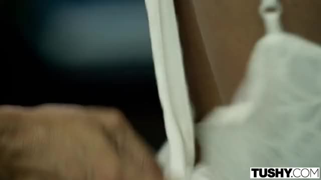 Christiana Cinn – Gets Anal from Top Client