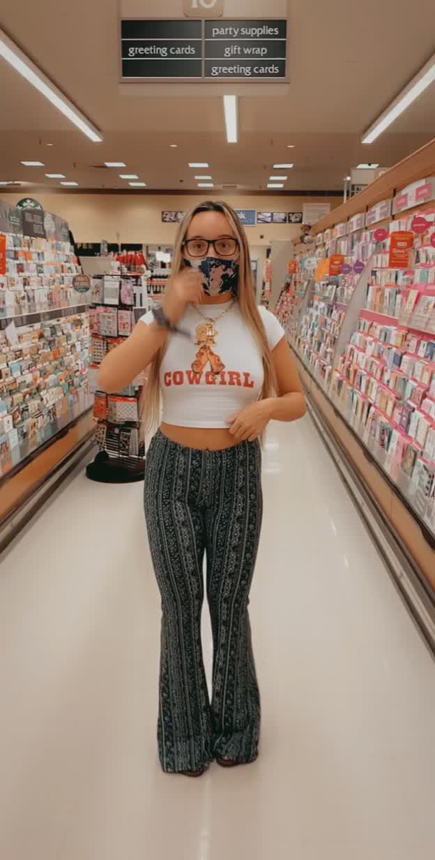 Flashing my boobs in Safeway 😜
