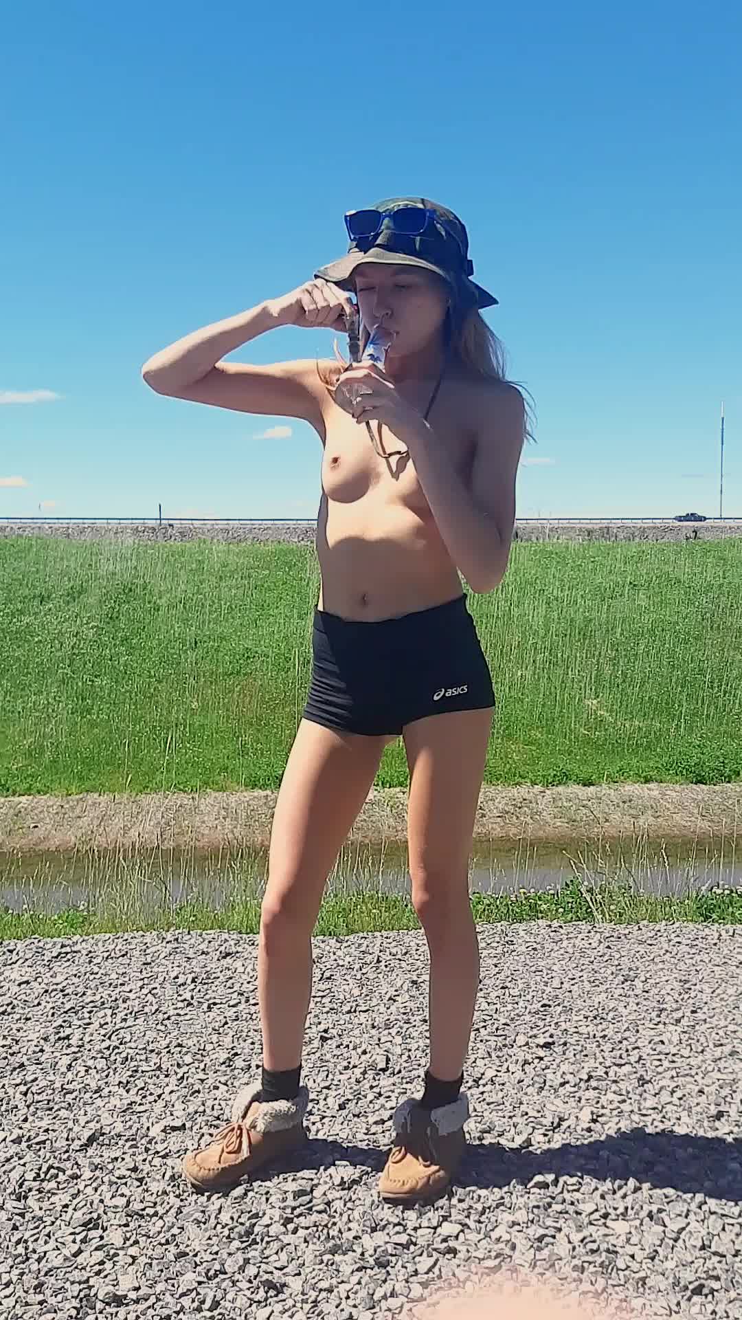 Road trip! I love smoking in different places, who else is a traveling stoner?