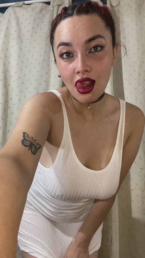 Buscando boca para chuparme las tetas bien rico