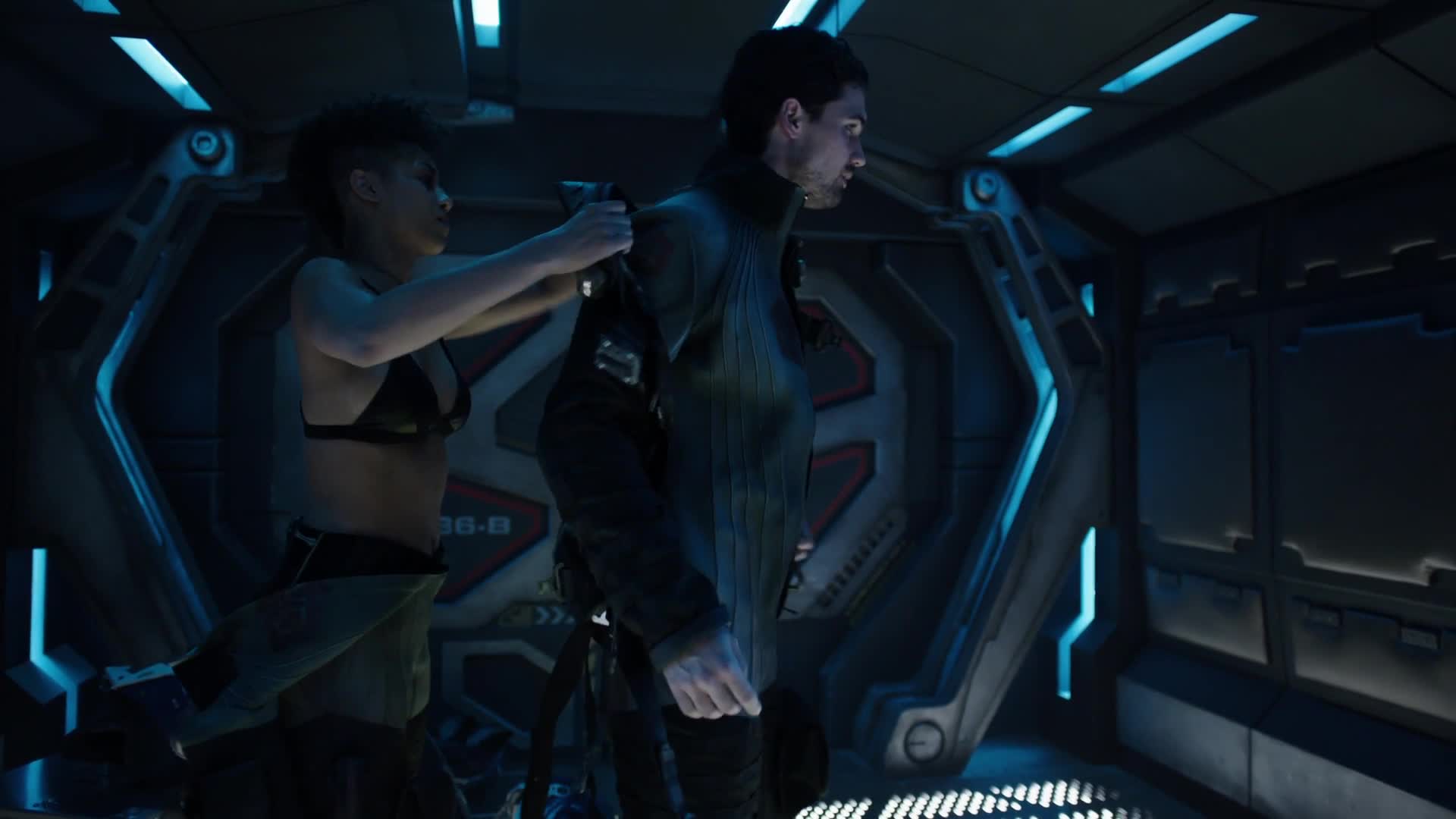 Dominique Tipper - The Expanse