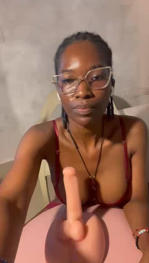 https://es.stripchat.com/Tahira_21_ thumbnail
