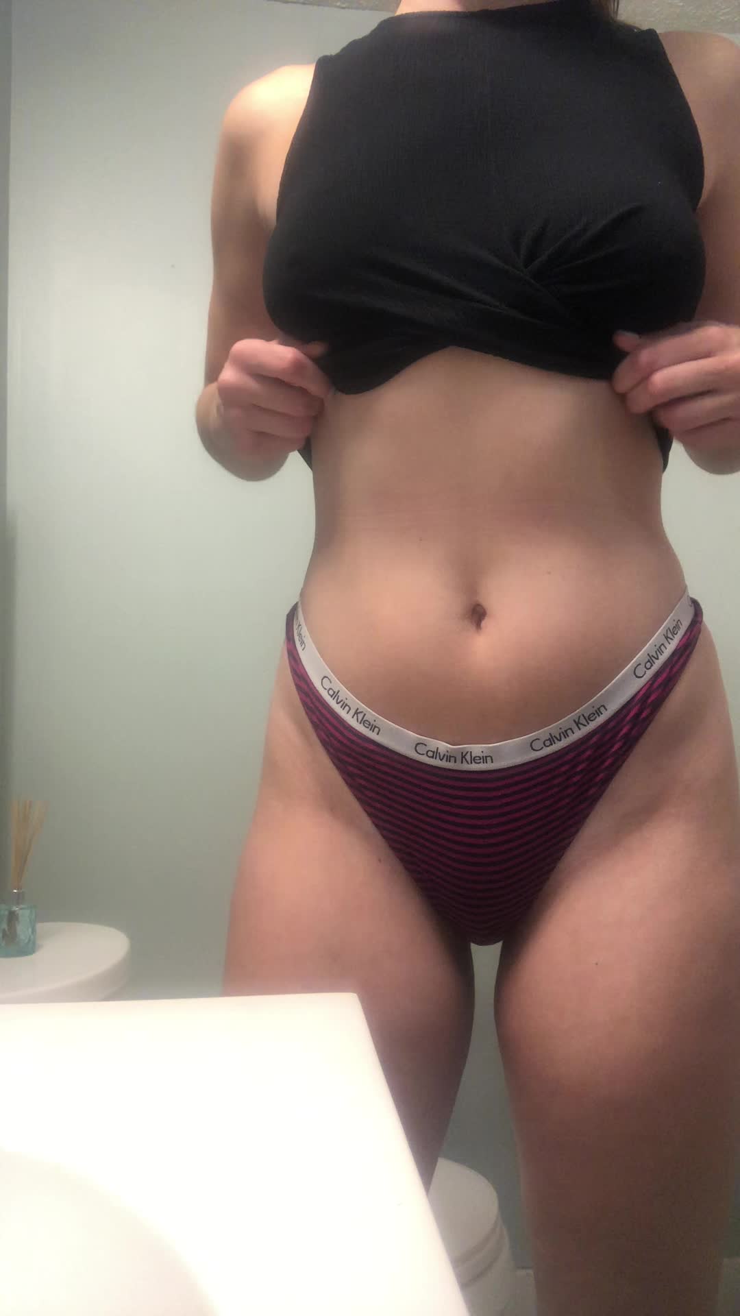 New pubes, who dis? 😂 baby landing strip is starting to come back y’all