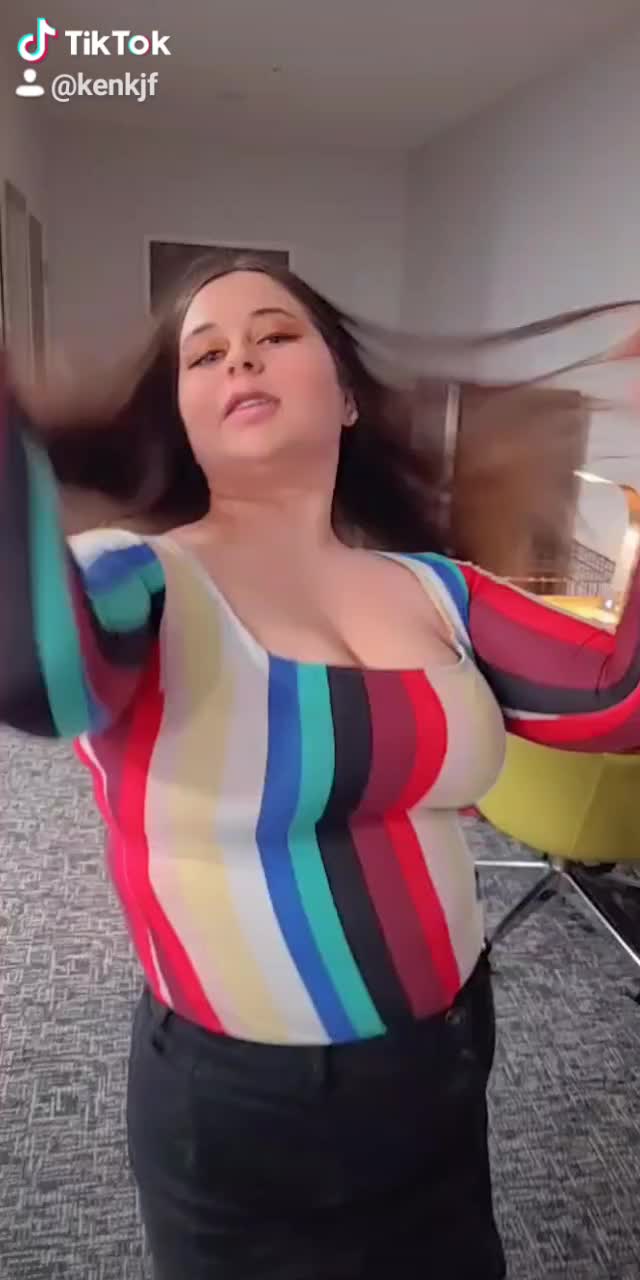 Can I milk that cock with my fat ass? 🤔 my walls grip so tight you'll only last seconds before I drain those balls