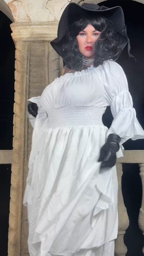 The real Alcina Dimitrescu is already in the building, be careful because she has such big breasts