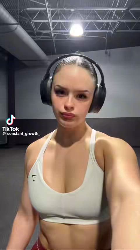 Baby got back!