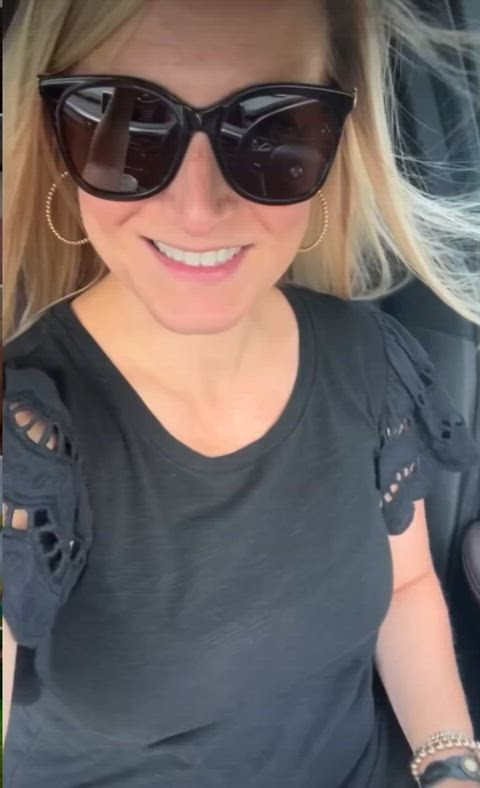 37F soccer mom in the school pickup line