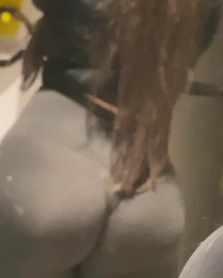Let me Jiggle my Ass on you