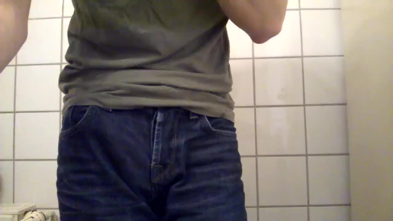 making a mess in the bathroom at a party for a request, join e? PMs welcome
