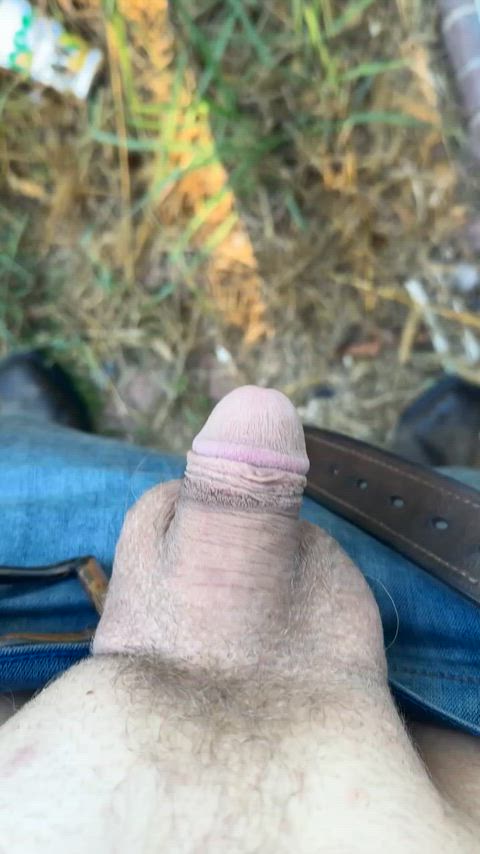 wish someone was in there knees for this🤤😫🤭