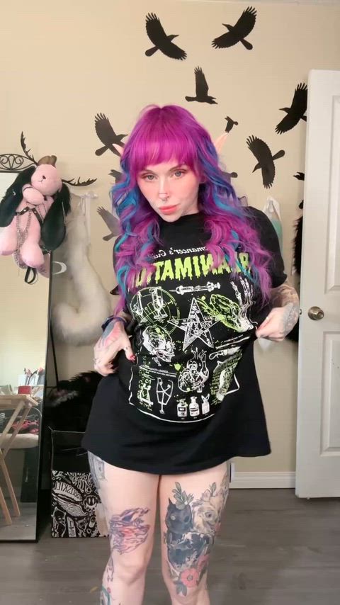 The Fae Necromancer will distract the guard so the Party can get away!