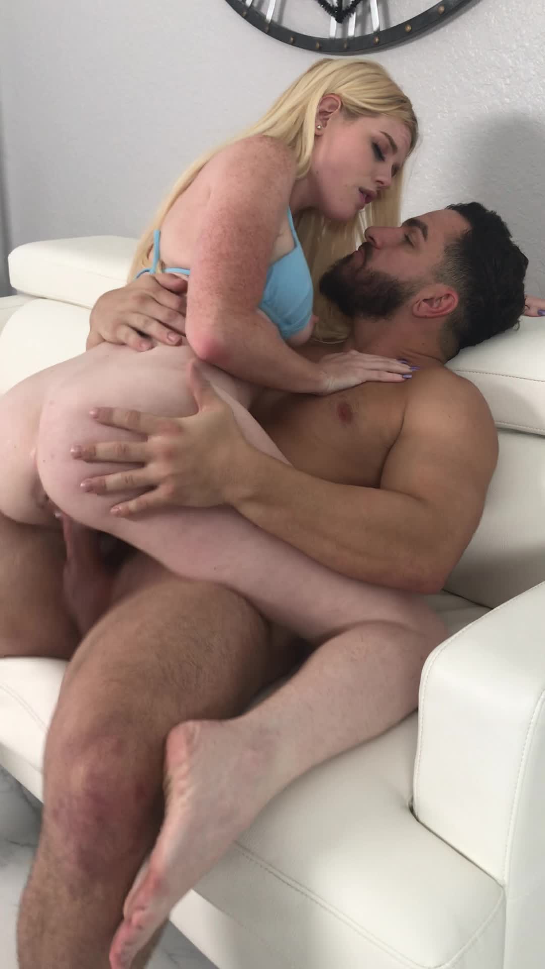 Getting my creamy pussy fucked 😌💦